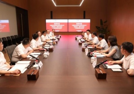 周毅与中国葛洲坝集团机电建设有限公司党委书记、