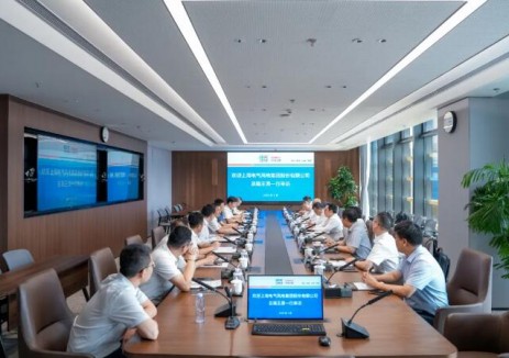 罗必雄与上海电气风电集团总裁王勇会谈，双方就国内外海上风电产业升级等合作深入交流