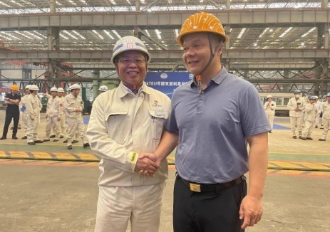 首制绿色甲醇双燃料超大型集装箱船开工