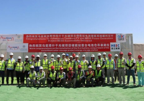 首台落定！中亚最大规模储能电站首台储能电池舱安