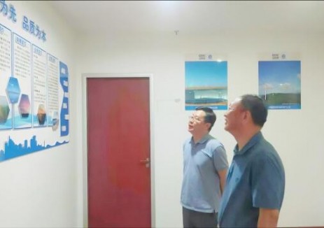 詹玉地与葛洲坝电力公司西南区域负责人魏开博交流洽谈