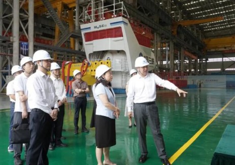 广东省委常委、政法委书记袁古洁调研<em>明阳</em>汕尾海上风电智能制造基地