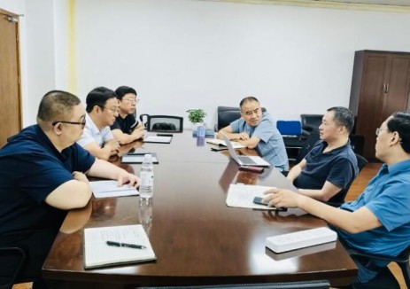 高亮与中电工程西北院副总工程师丁雨座谈