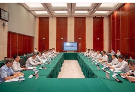 邹磊会见中国电信董事长、党组书记柯瑞文