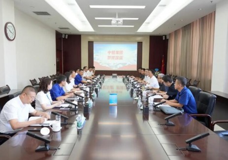 王其红与河南伊川县委副书记、县长王智朋举行会谈