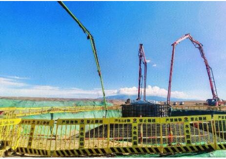 国家电投塔城100万千瓦风储项目完成全部风机基础浇筑