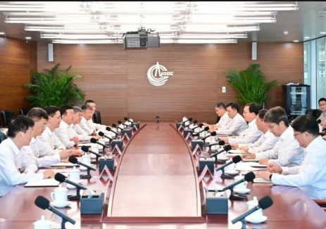 吕军李向良与中国海油董事长张传江总经理周心怀