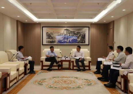 陈向东与中国能建国际集团党委委员、西北非区域总部执行总经理朱洪刚座谈