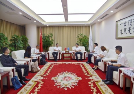 严研与中电工程华东院党委委员、副总经理陆川会谈