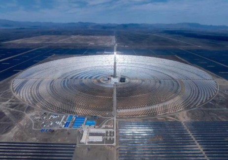 中国能建投资建设的新疆吐鲁番1吉瓦“光热+光伏一体化