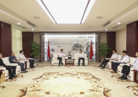 公司领导与水电十二局领导座谈交流务实合作