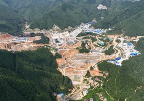 广西南宁抽蓄电站全部机组转子吊装成功