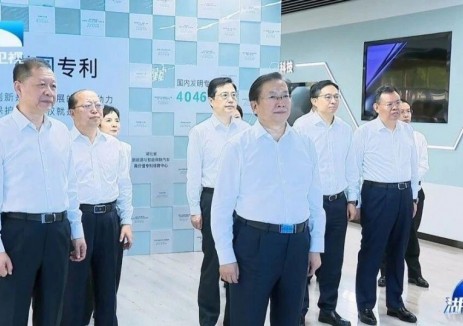 湖北省省委书记王忠林在东风汽车调研并座谈