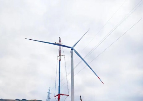 山西建投安装集团甘肃省靖远粤电100MW风电项目风机吊装作业圆满完成