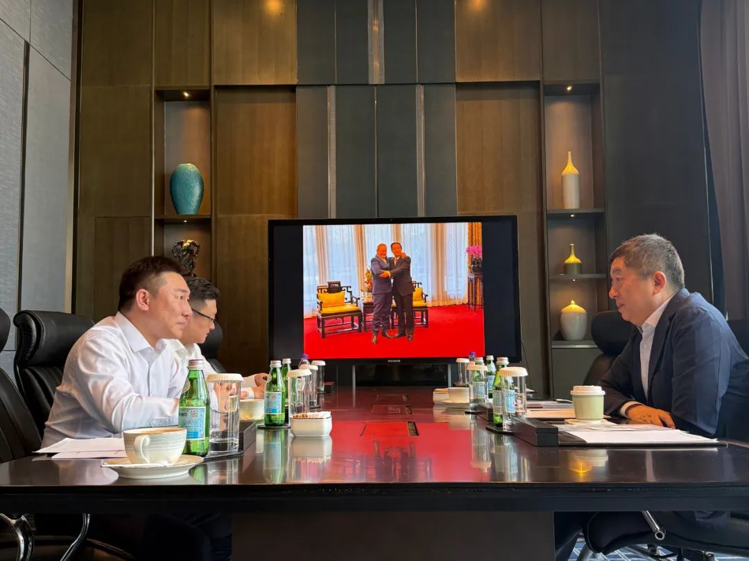 中电工程陈向东与FMG集团驻华首席代表霍演座谈交流