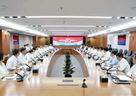 倪真与中交集团党委书记、董事长宋海良会谈并见证签署战略合作协议