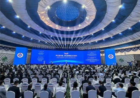 北奔氢燃料牵引车亮相第五届中蒙博览会