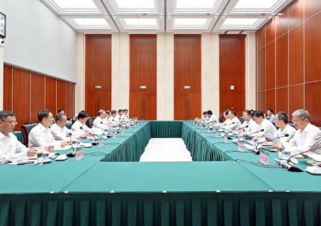 倪真与国家能源集团党组书记、董事长邹磊会谈，深