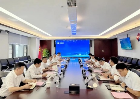 鄢来辉与电建华中区域总部/华中投资公司白永生举行会谈，许德恒陪同