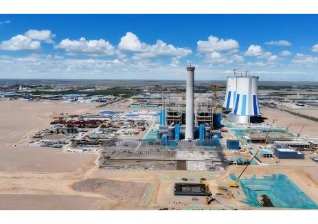 中國能建東電三公司煙塔公司承建的青海華電格爾木一期2×660兆瓦<em>煤電項(xiàng)目</em>210米煙囪筒壁工程順利到頂