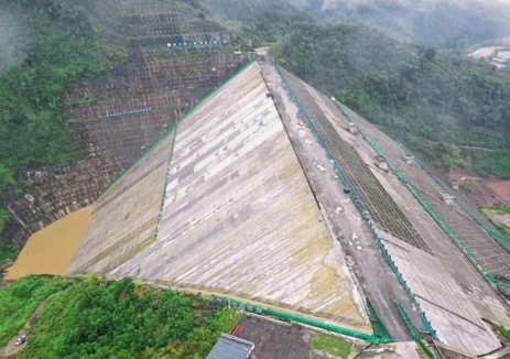 成都李家岩水库大坝面板浇筑完成