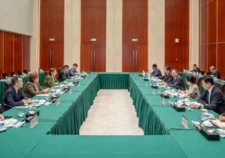 国家能源集团董事长邹磊与联合国副秘书长兼西亚经济社会委员会执行秘书罗拉·达什提举行会谈