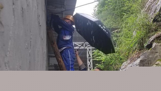 川煤集團恒升裝備檢測川北分公司：冒雨奮進(jìn)，高效完成李家河鐵礦監控設備安裝任務(wù)