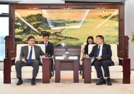 杨长利会见巴西皮奥伊州州长拉斐尔·塔日拉·丰特莱斯