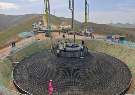 甘肅電投慶陽綠電聚合試點項目一期工程100萬千瓦新<em>能源項目</em>完成首批風(fēng)機(jī)基礎(chǔ)澆筑