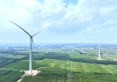 在山东，中建五局四<em>公司</em>风电项目百米高空首吊成功！