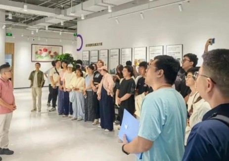 石油大学走进泓慧能源，探秘<em>飞轮储能</em>技术