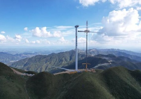 湖南桂陽縣歐陽海<em>風電場</em>二期項目首臺風機吊裝圓滿完成