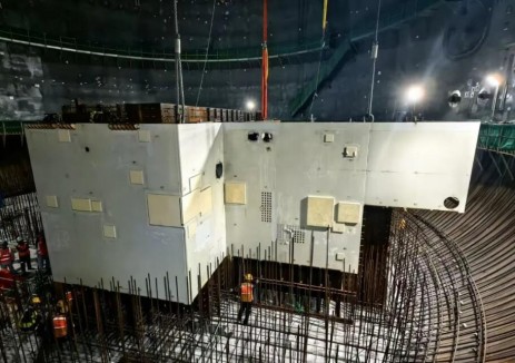 陆丰1号机组CA05与CB组合模块整体吊装成功