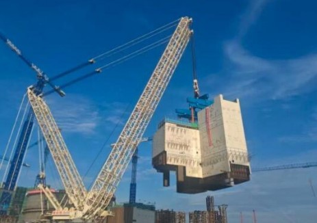 广东陆丰核电最大最重、结构最复杂结构模块吊装就位