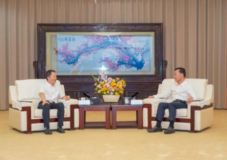 张传卫与华能集团海南分公司党委书记、董事长李智座谈