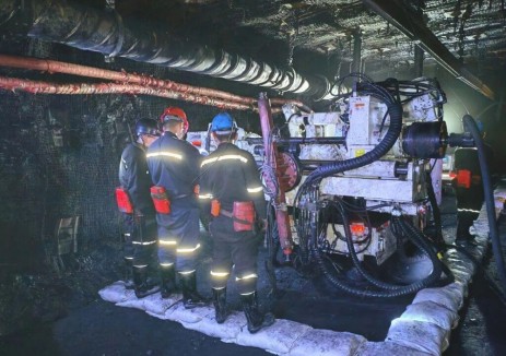 “智能尖兵”入列！<em>潞安化工</em>工程公司全自動(dòng)定向鉆機(jī)開鉆