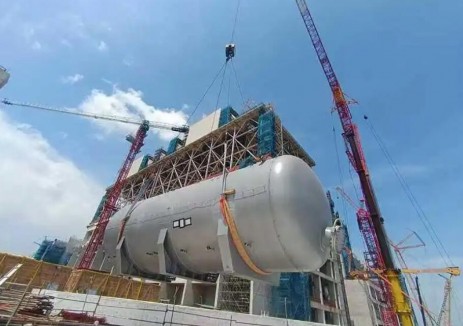 新加坡IWMF垃圾发电项目凝结水收集罐顺利完成吊装