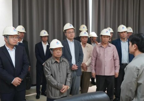老挝党中央纪委书记坎潘·彭玛塔视察南欧江项目