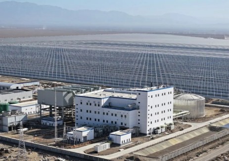 三峽峽能源百萬千瓦級"光熱+光伏"項目助力<em>新疆</em>哈密荒漠變“綠”洲