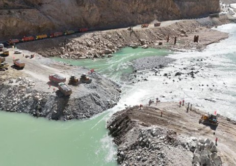 <em>金沙江</em>上游昌波水電站截流