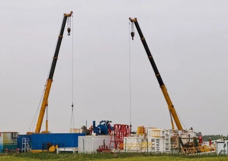 <em>中石化</em>江漢石油工程公司持續(xù)攻堅生產(chǎn)高峰，月均搬遷井次實現(xiàn)翻倍增長