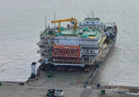 國信大豐海<em>上升</em>壓站順利滾裝裝船