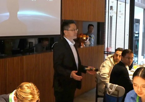 荷兰头部分销商BM Energy及40位安装商代表团到访禾迈总部