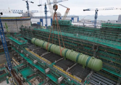 <em>漳州核電</em>3號機(jī)組常規(guī)島除氧器成功吊裝就位