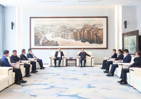 中國化學(xué)工程集團黨委副書(shū)記、董事、總經(jīng)理鄧兆敬一行到陜煤集團座談交流