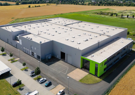 晟成光伏助力OPES欧洲首座车载光伏组件工厂正式投产