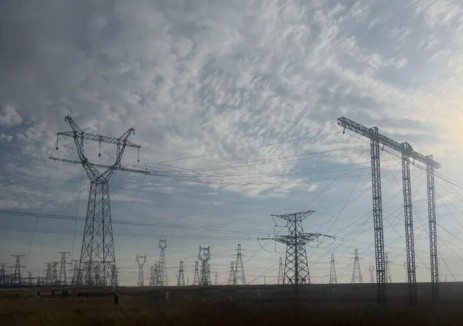 內(nèi)蒙古<em>通威</em>綠色基材新能源項(xiàng)目220千伏送出工程重要跨越施工全部完成