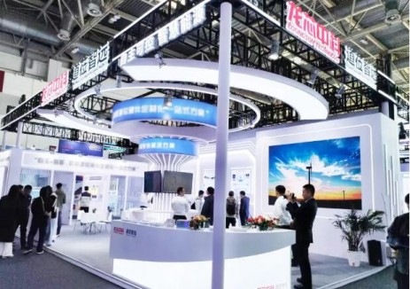 龍芯新品PLC亮相2025北京國際風能大會