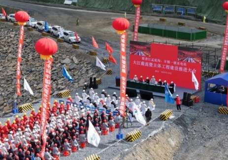 牙根<em>一級水電站</em>實現(xiàn)大江截流