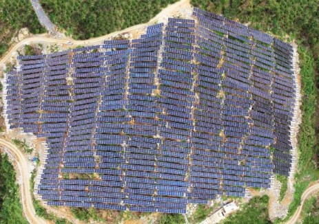 山西建投安装集团大唐富阳万市扩容37MW光伏复合发电项目柔性支架样板首并区并网成功